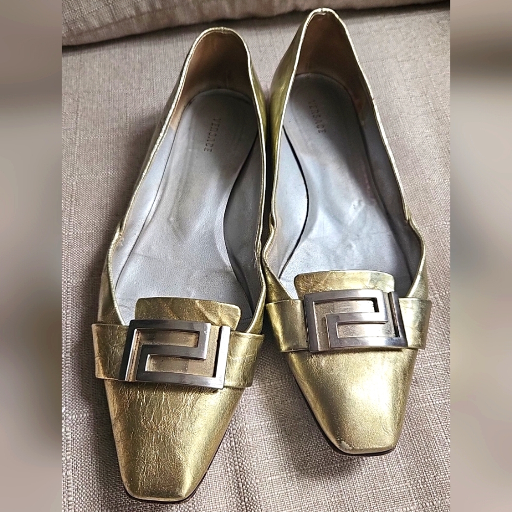 Versace Gold Pointed Toe Flats Buckle Detail Ballet Metallic Shoes Sz 39. US8
